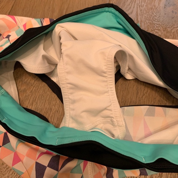 Lululemon Pow Pink Stained Glass Mosaics Speed short size 4 - Picture 4 of 6